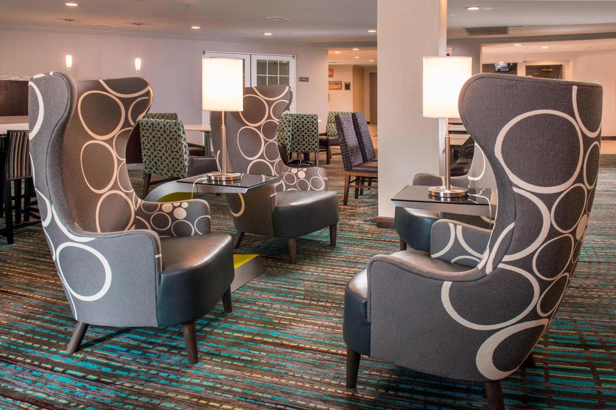 Residence Inn Frederick Hotel 3*