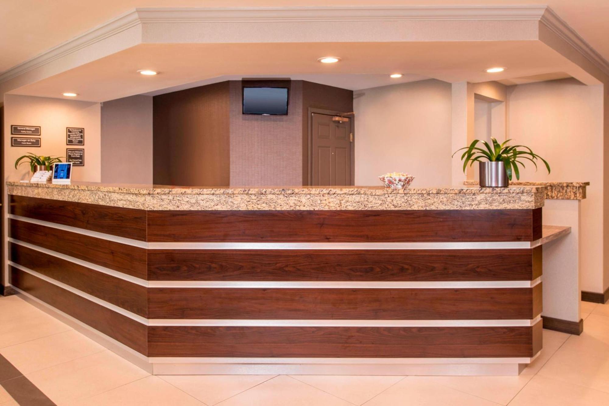 Residence Inn Frederick Hotel 3*